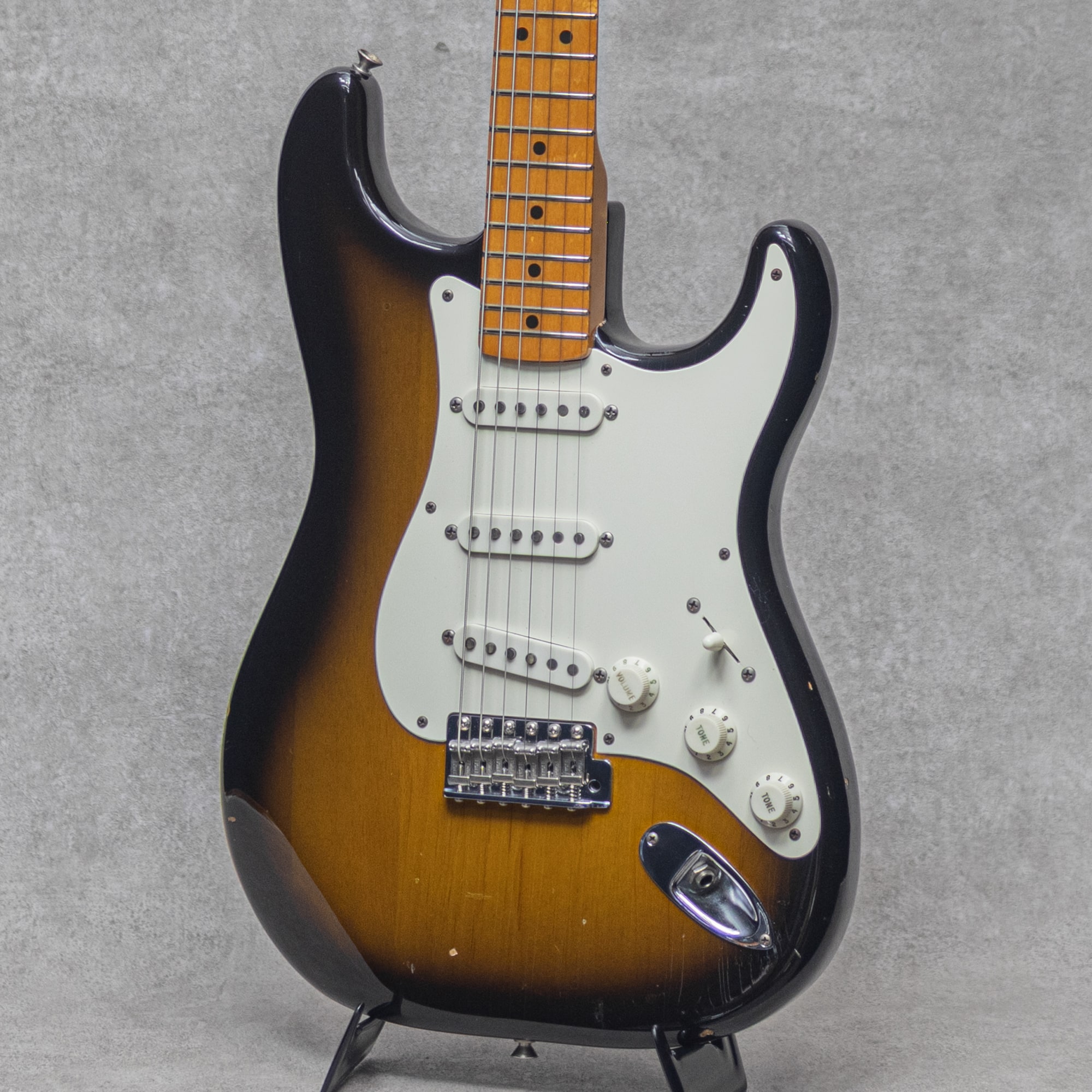 Vintage '57 Stratocaster Sunburst 2-Color Sunburst / 1982