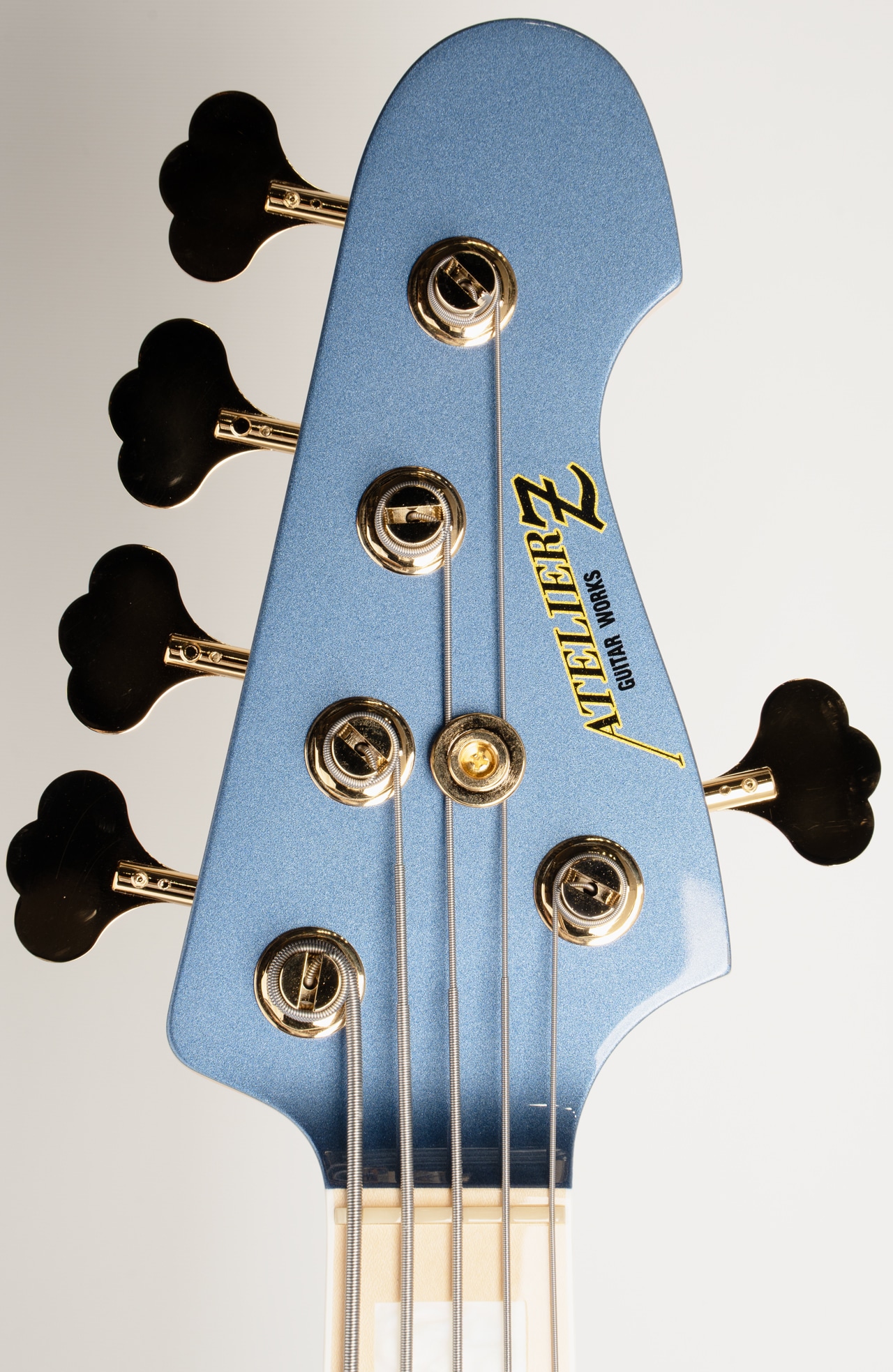 M#265 Custom“Old Lake Placid Blue/MH Gold Parts”: ベース｜三木楽器
