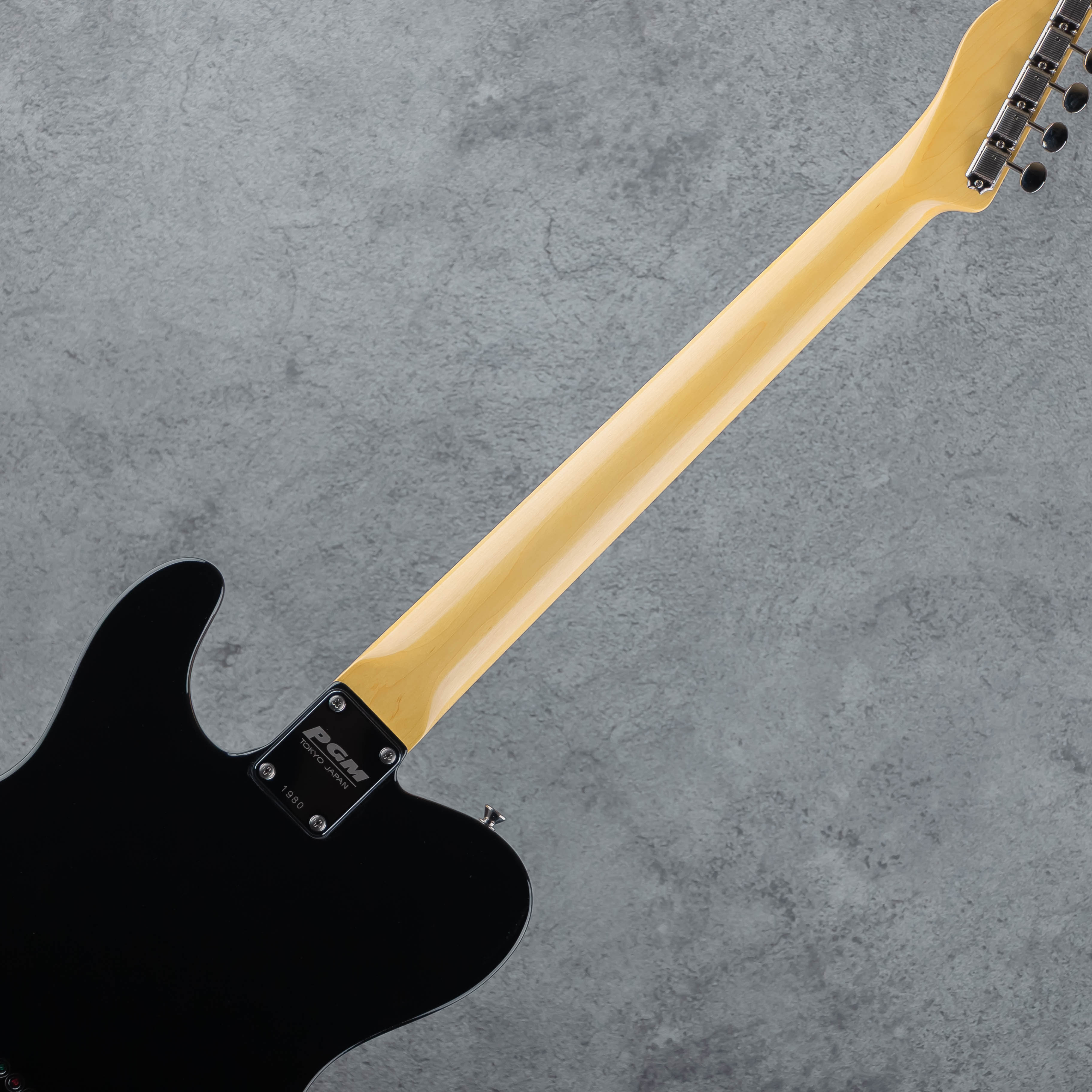 KNTE Black with Matching Head: エレキギター｜三木楽器公式通販サイト