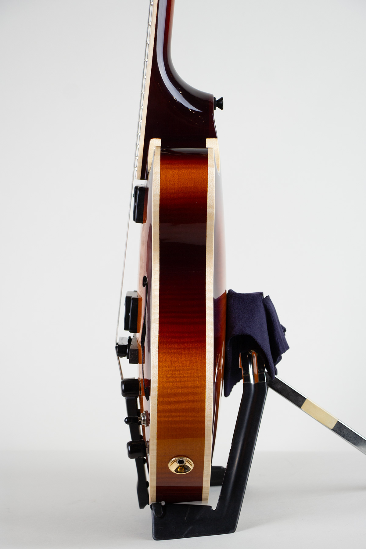 Model 14 Archtop 2 Pickup Tabacco Burst High Gloss Topcoat