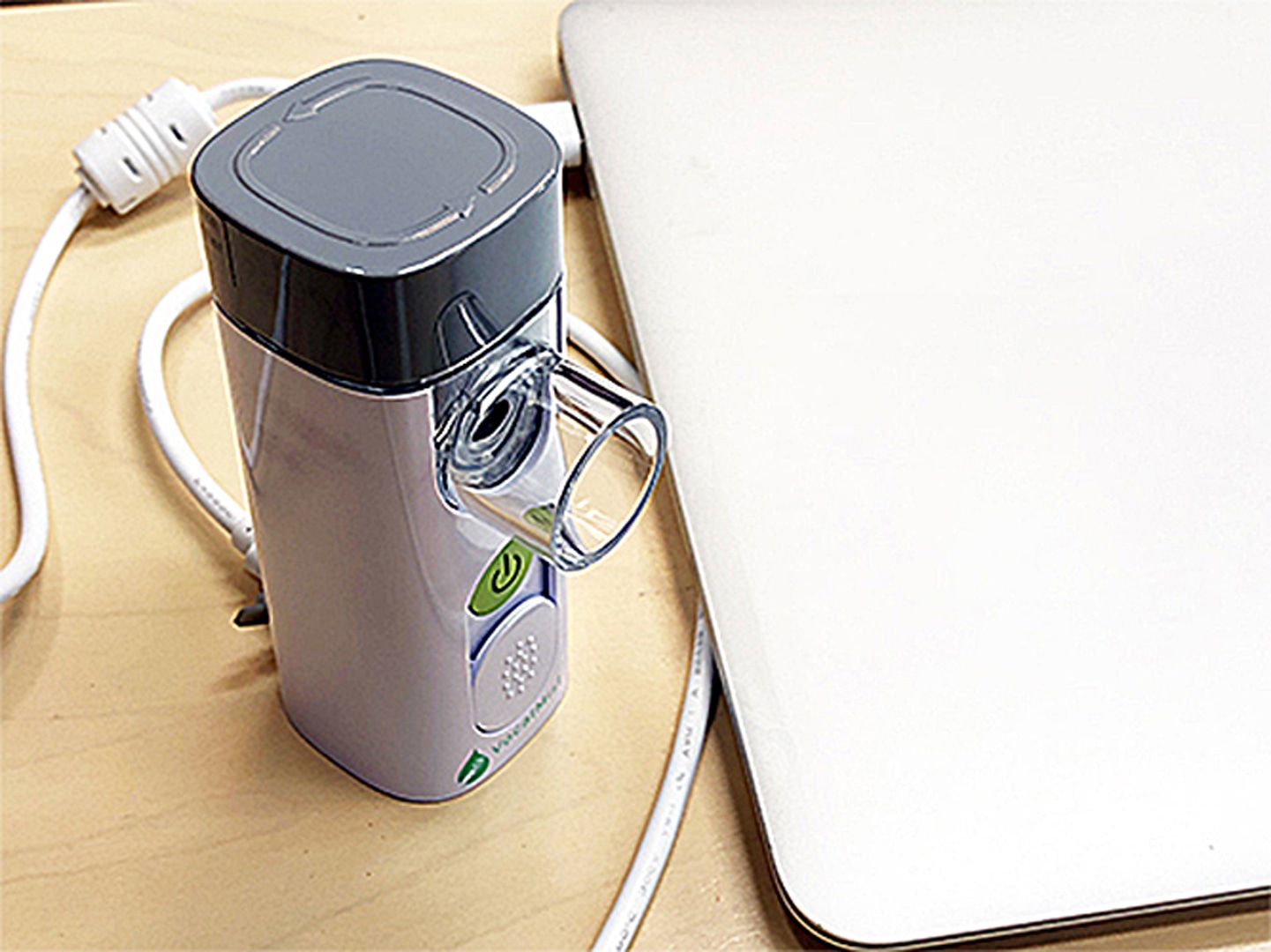 Portable Nebulizer ポータブルセット (ネブライザー + Isotonic Saline8p + トラベルケース 付き) ポータブルセット 梅田店