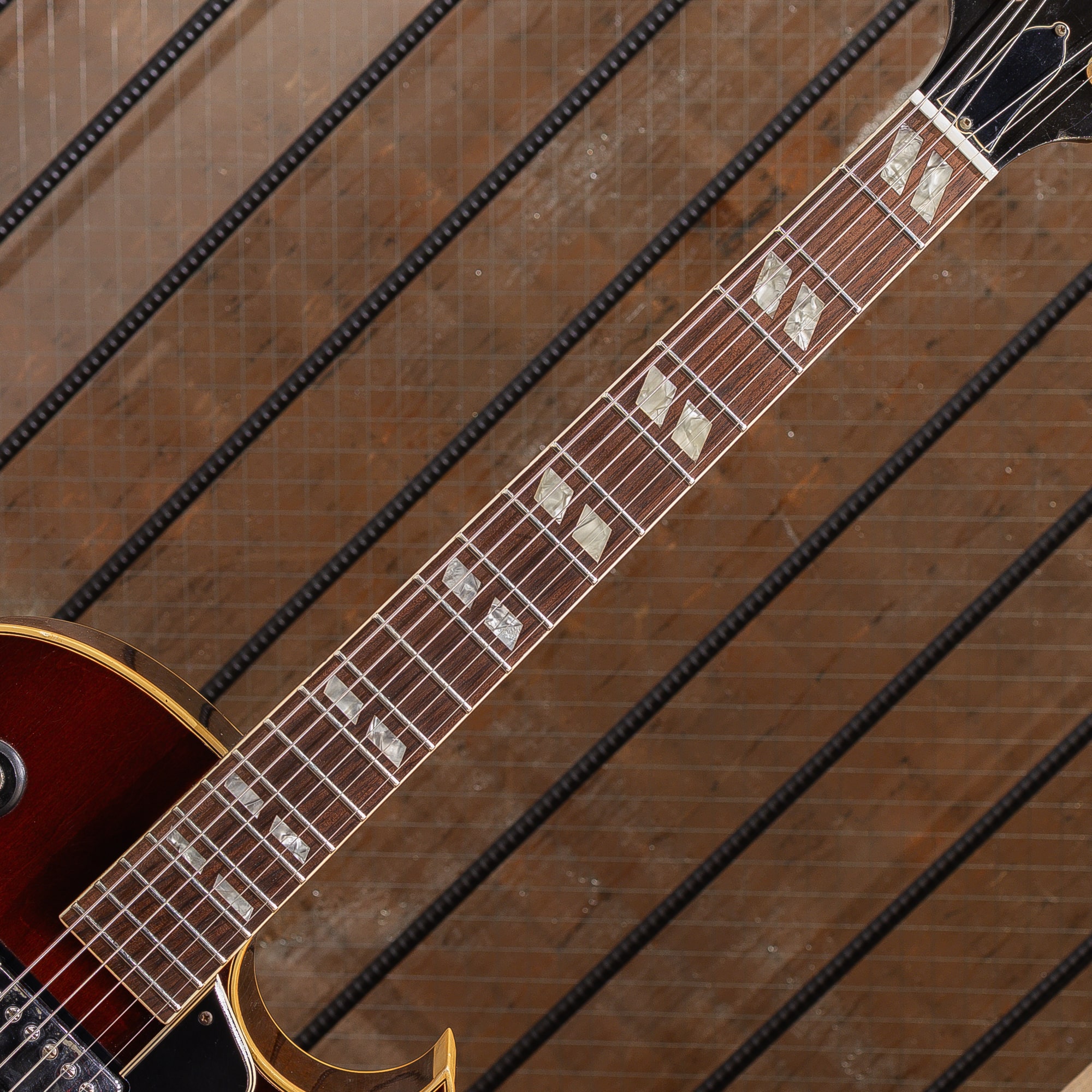 ES-175D Sunburst / 1970