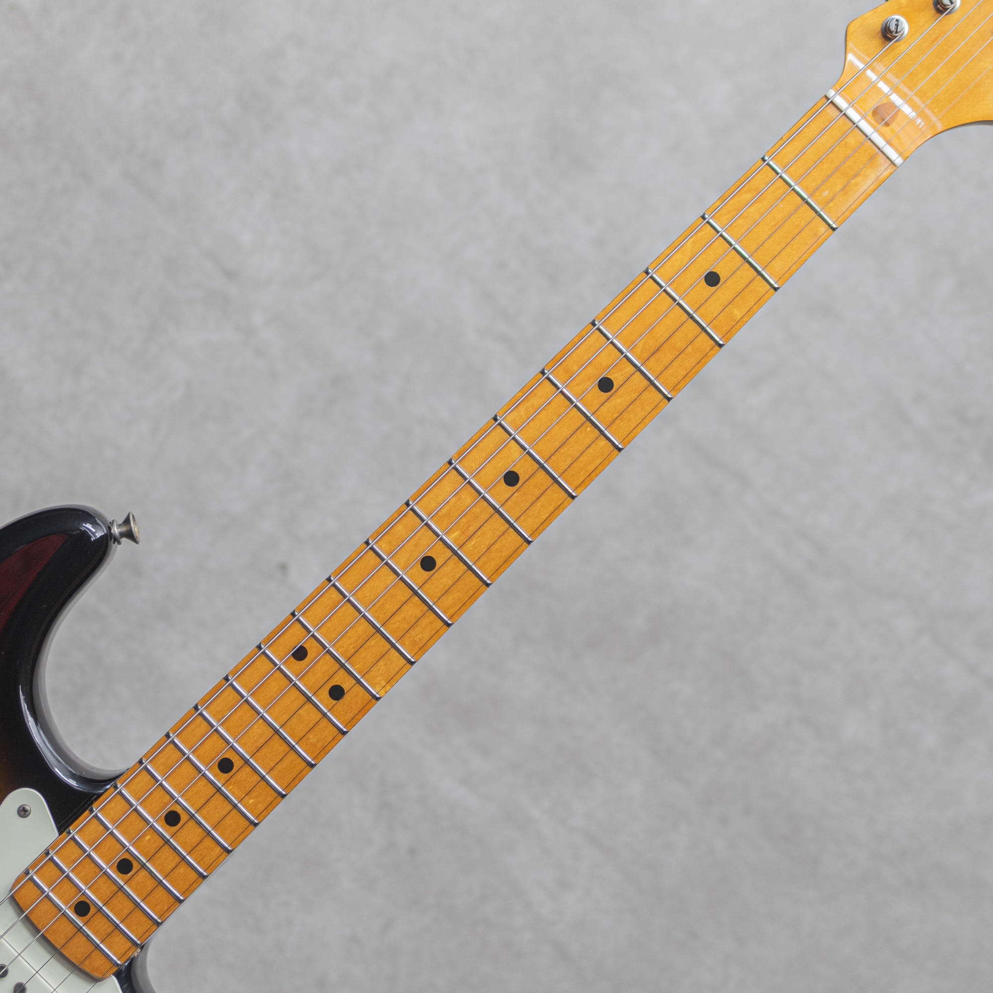 Vintage '57 Stratocaster Sunburst 2-Color Sunburst / 1982