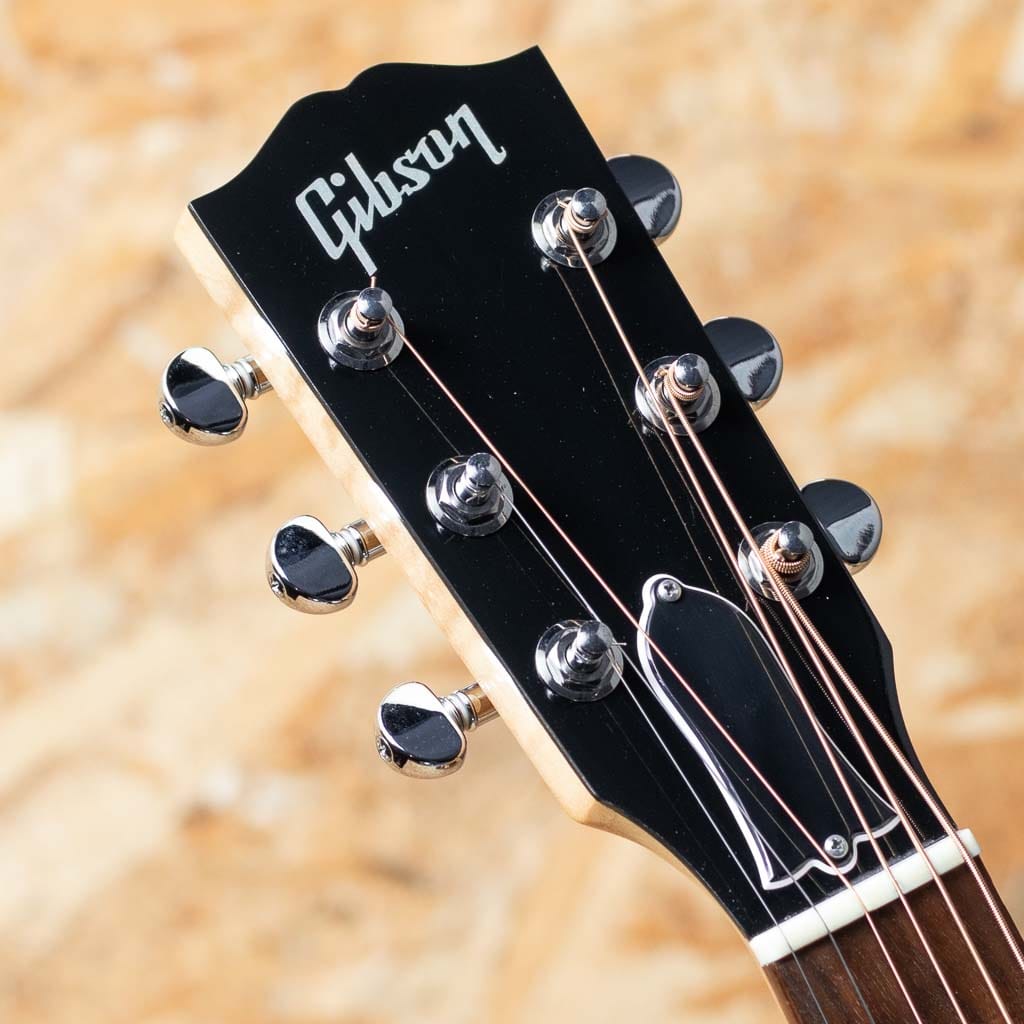 J-45 Walnut CEX AG LH 2017