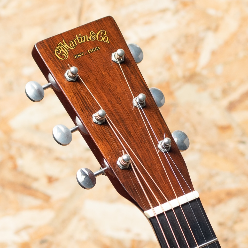 OOO-18 Authentic 1937 Sunburst 2010