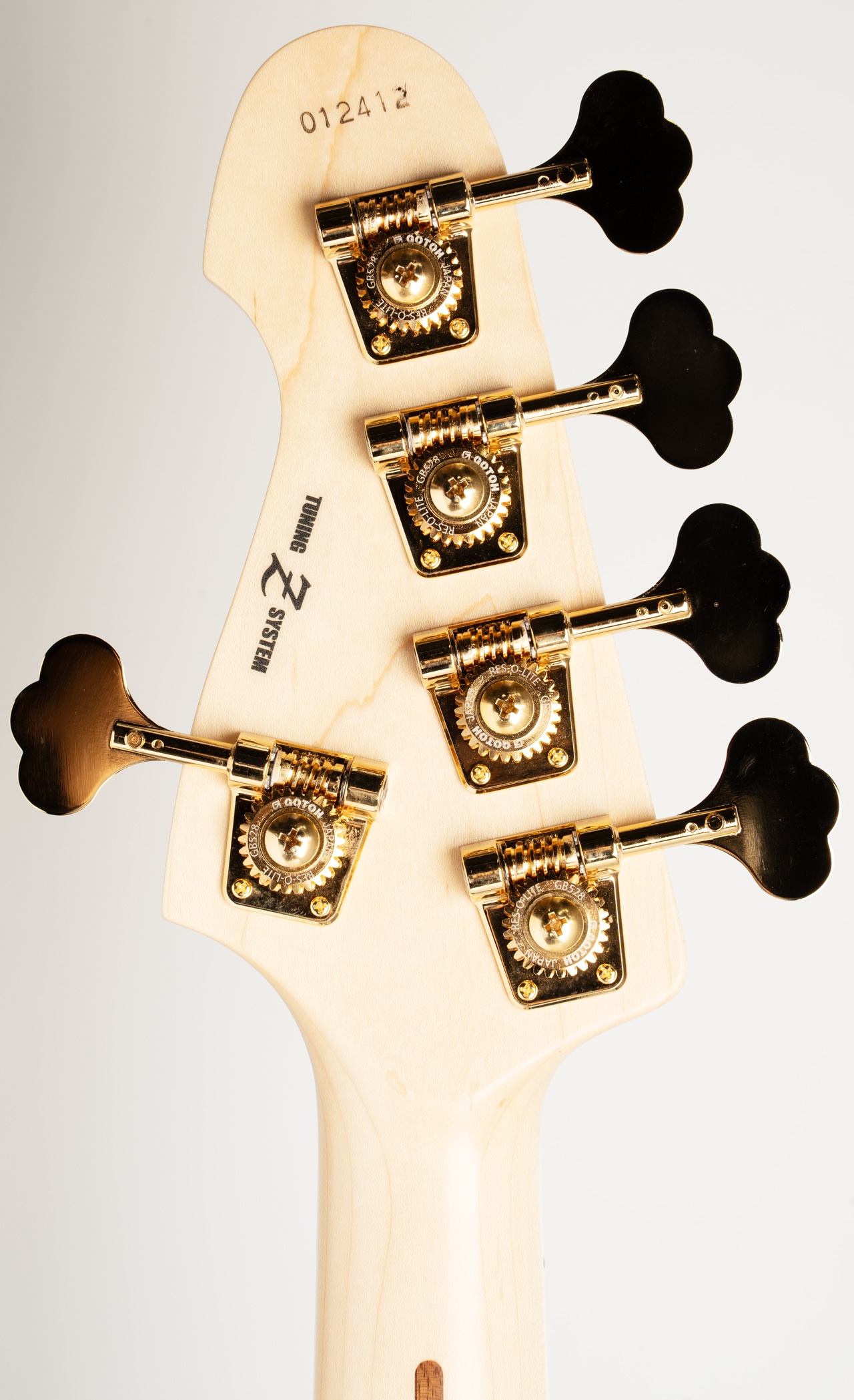 M#265 Custom“Old Lake Placid Blue/MH Gold Parts”: ベース｜三木楽器