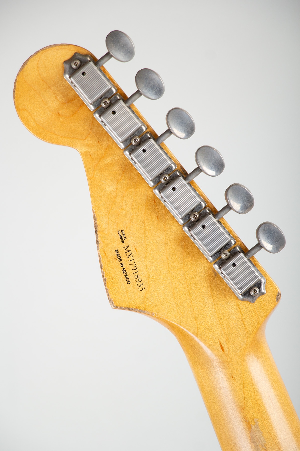 Road Worn 60s Stratocaster 3-Color Sunburst 2017