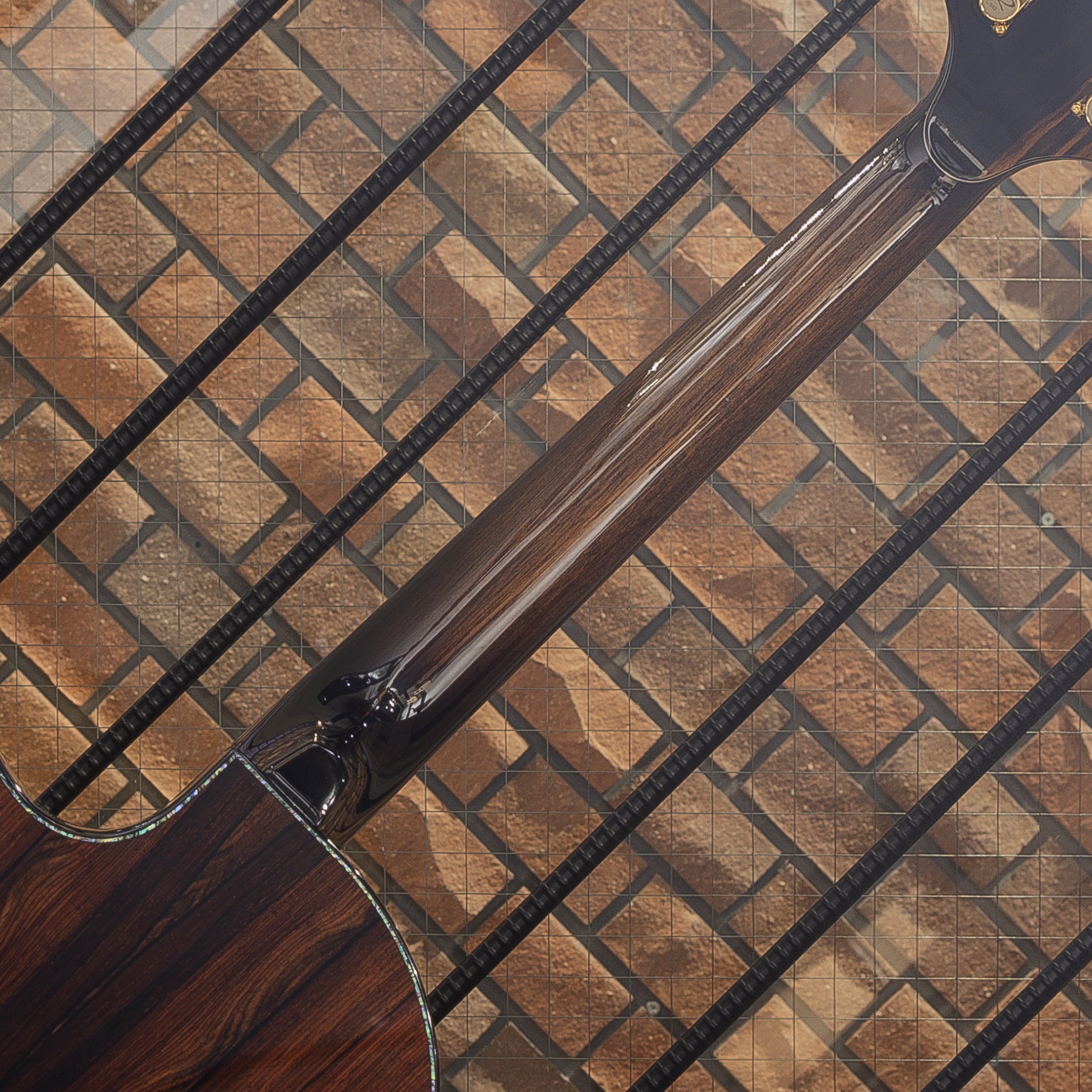 Nightingale Grand Soloist Cutaway European Spruce / Cocobolo