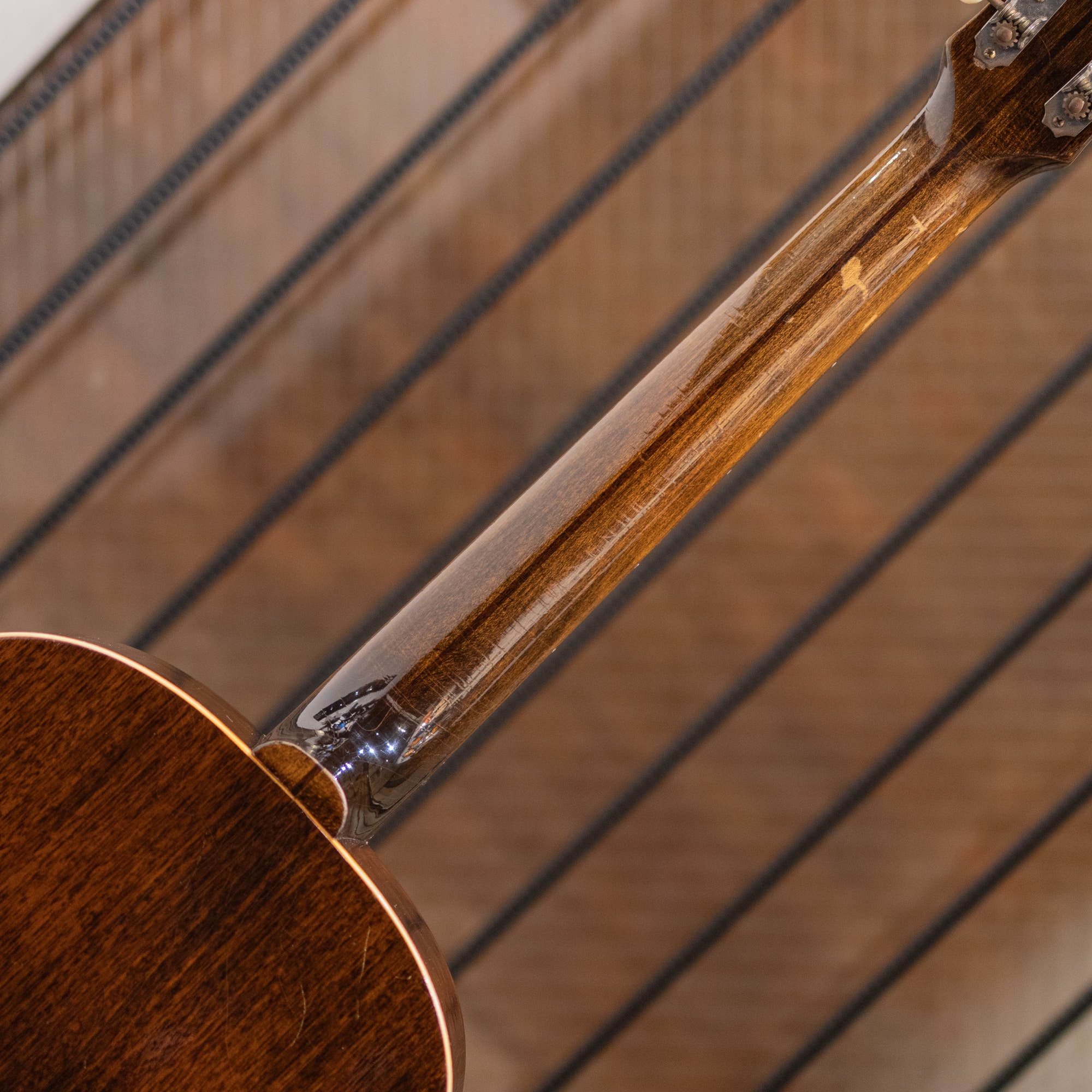 LG-2 Mahogany Top / 1944