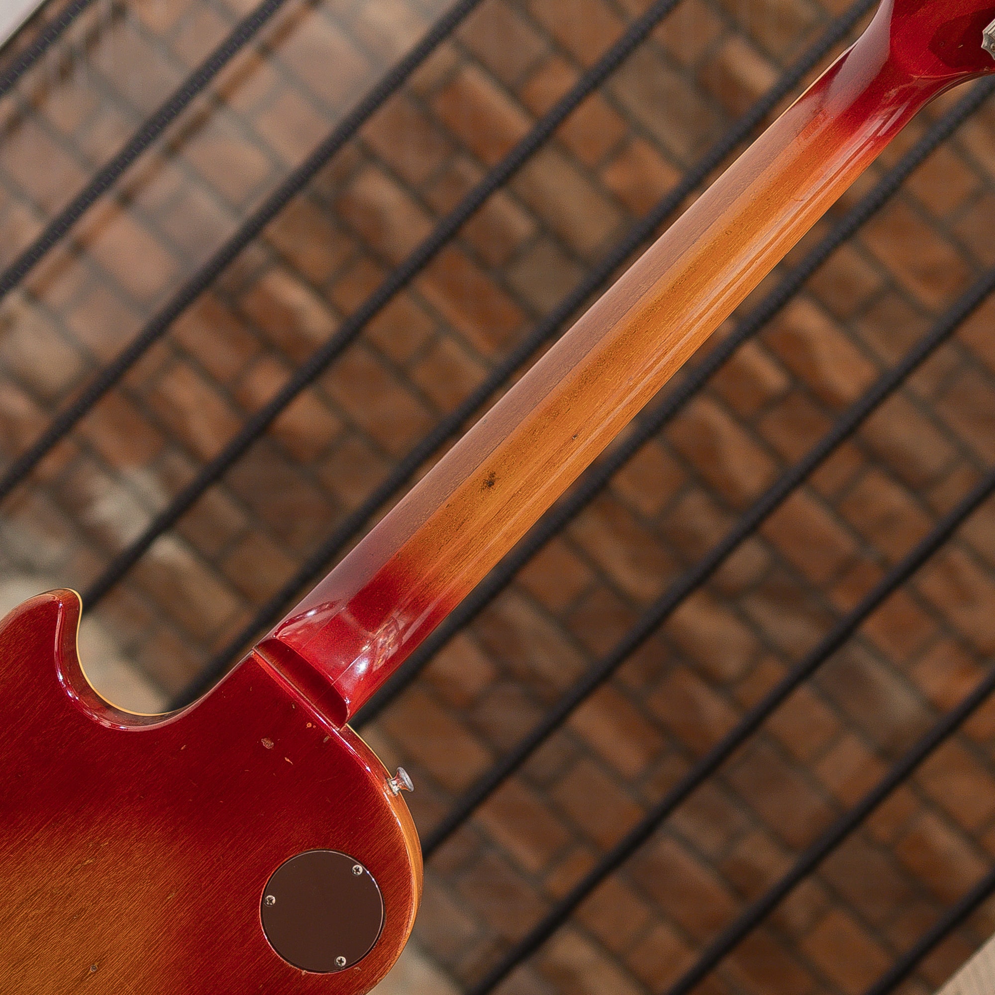 Les Paul Deluxe "Goof Hiders" Cherry Sunburst / Circa 1974
