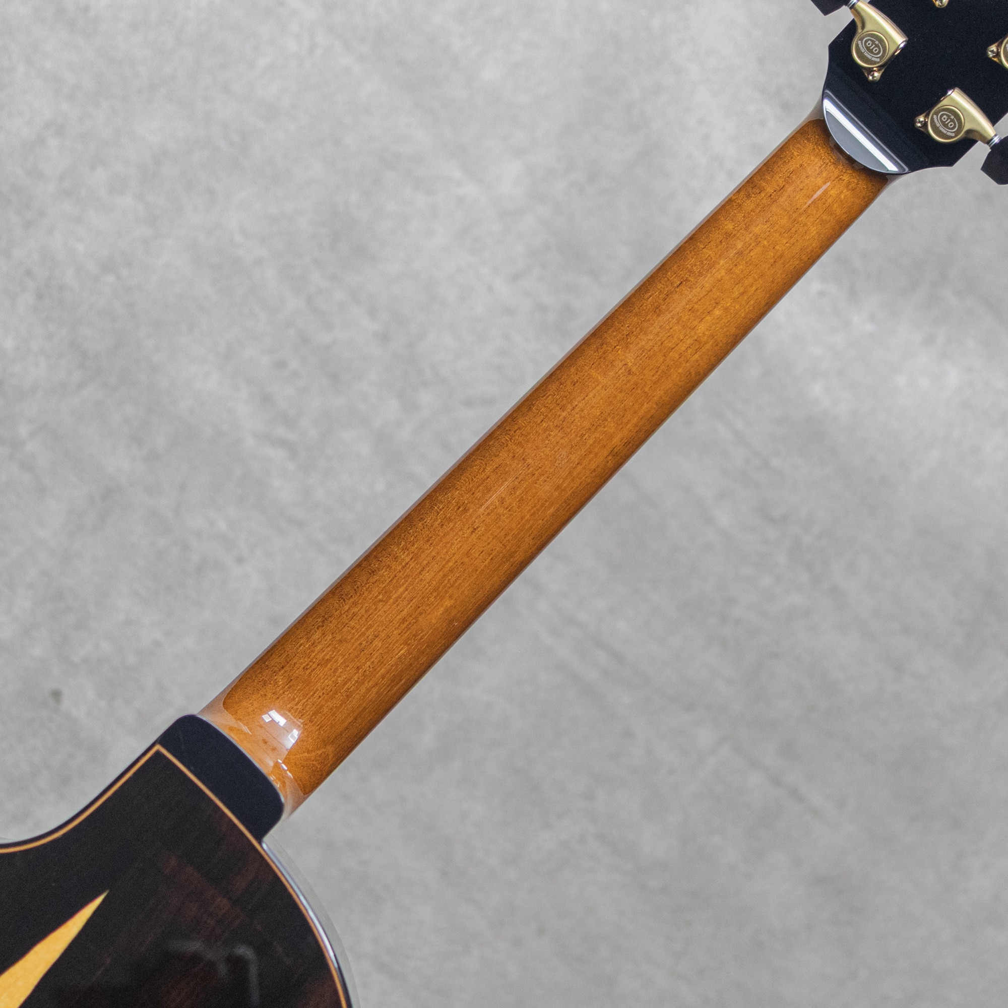 Model A Cutaway German Spruce / African Blackwood