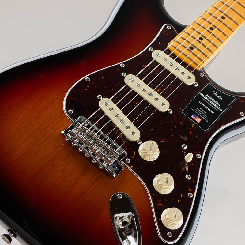 American Professional II Stratocaster/3-Color Sunburst/Maple Fingerboard