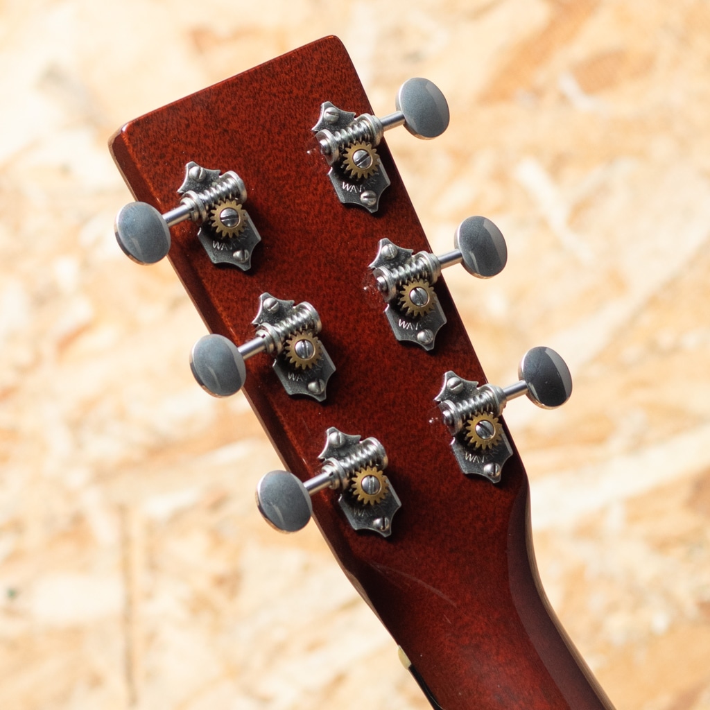 OOO-18 Authentic 1937 Sunburst 2010
