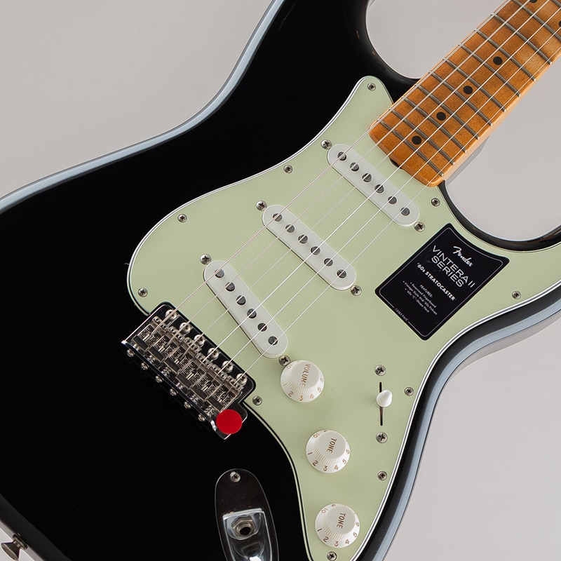 Limited Edition Vintera II Road Worn '60s Stratocaster /Black/Maple Fingerboard