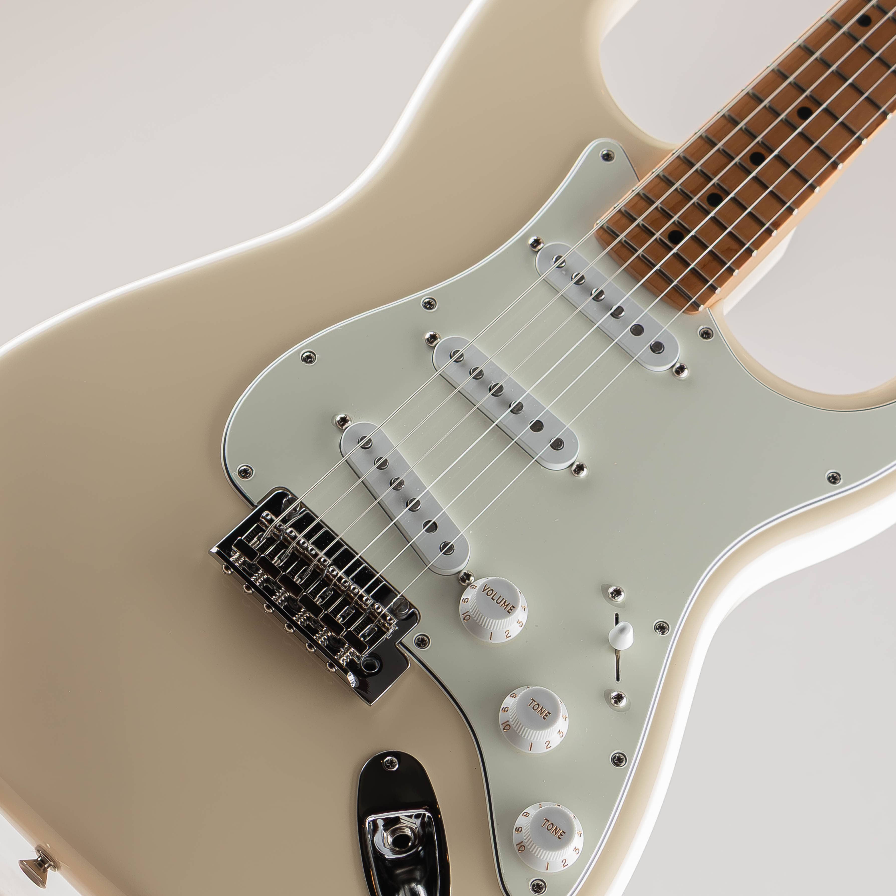Limited Edition Player II Stratocaster Roasted Maple Fingerboard, Olympic White
