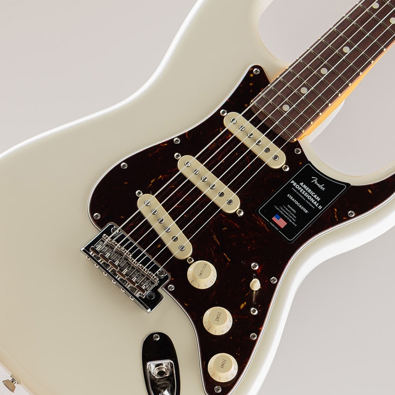 American Professional II Stratocaster /Olympic White/Rosewood Fingerboard