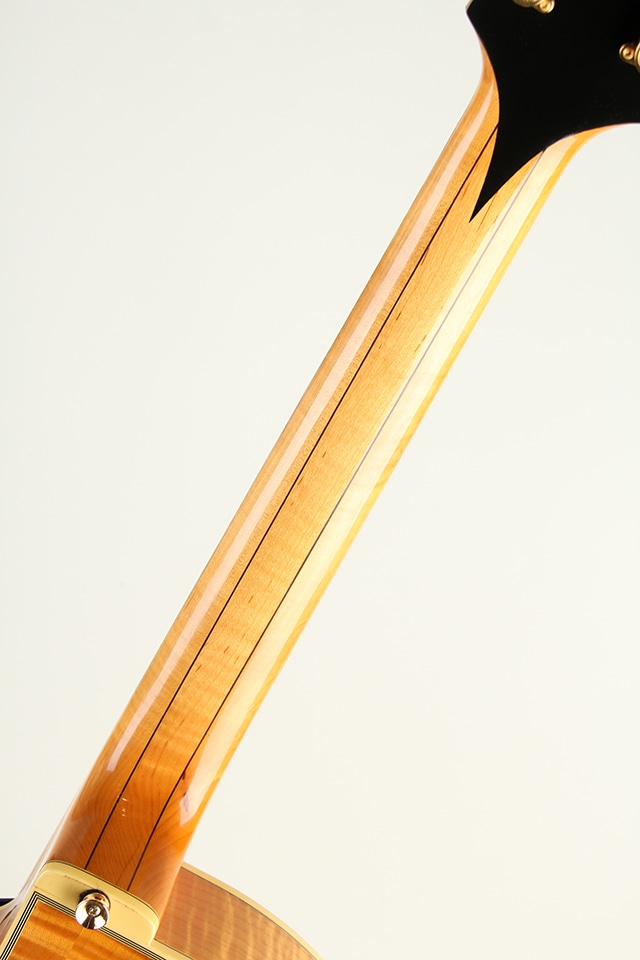 Monarch 17 Inch Natural 1998