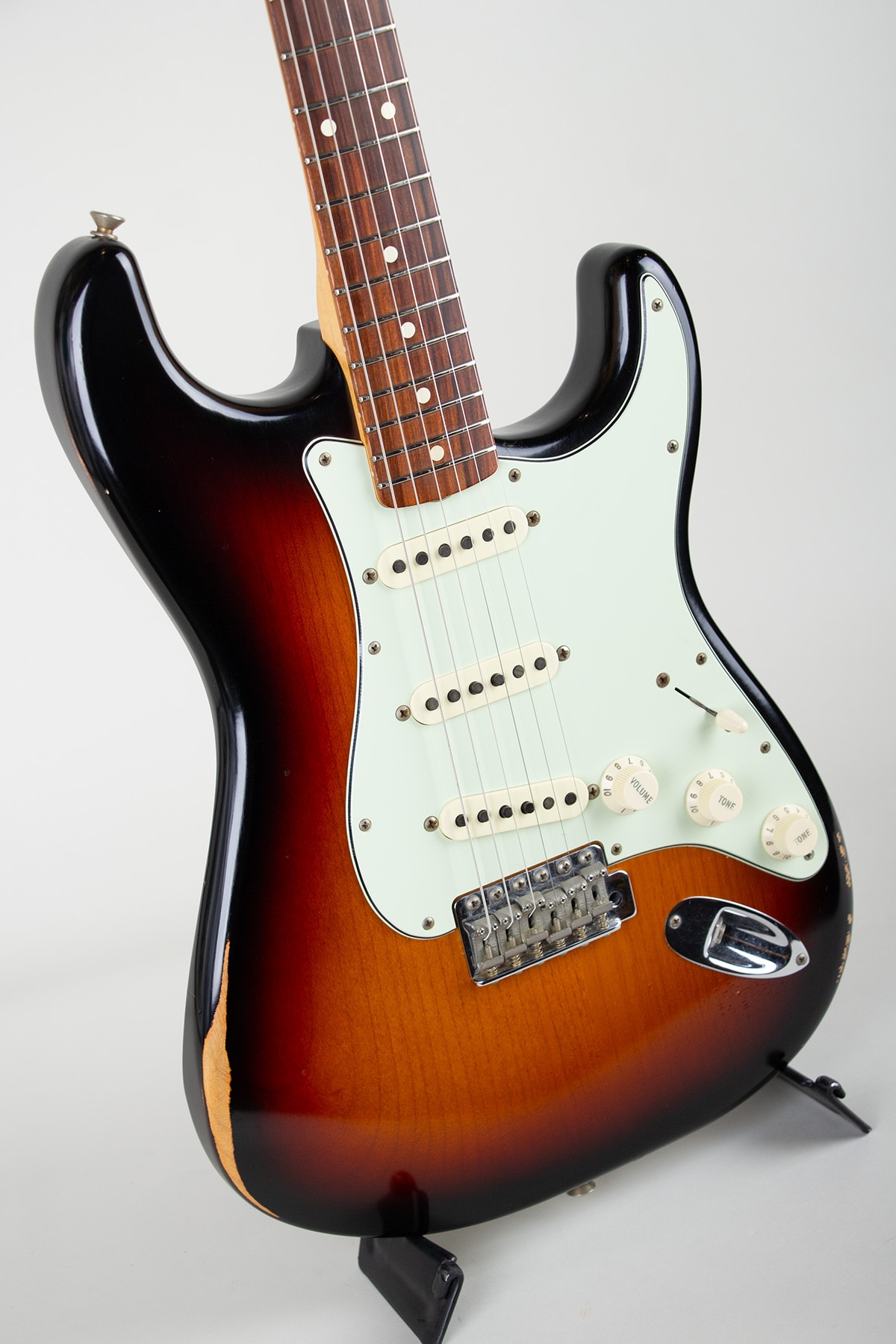 Road Worn 60s Stratocaster 3-Color Sunburst 2017