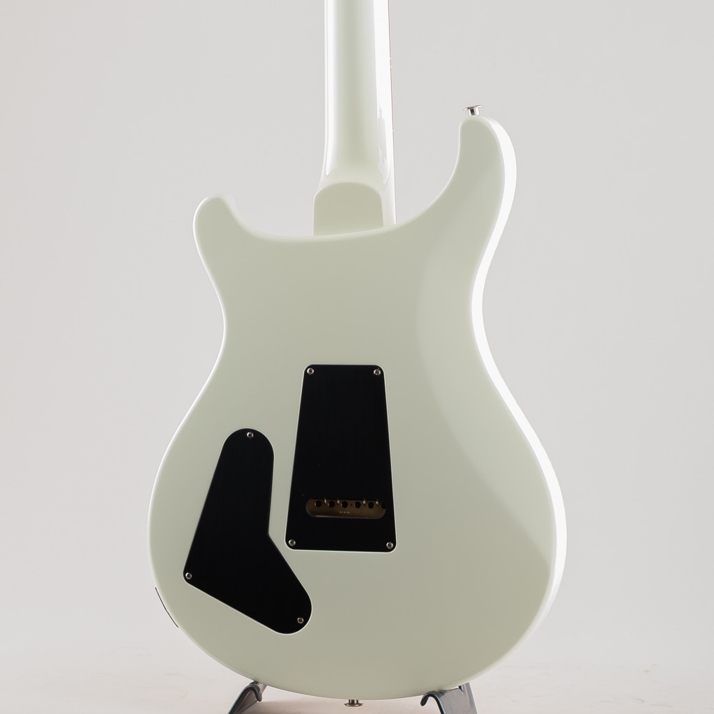 Studio 22 Antique White 2025