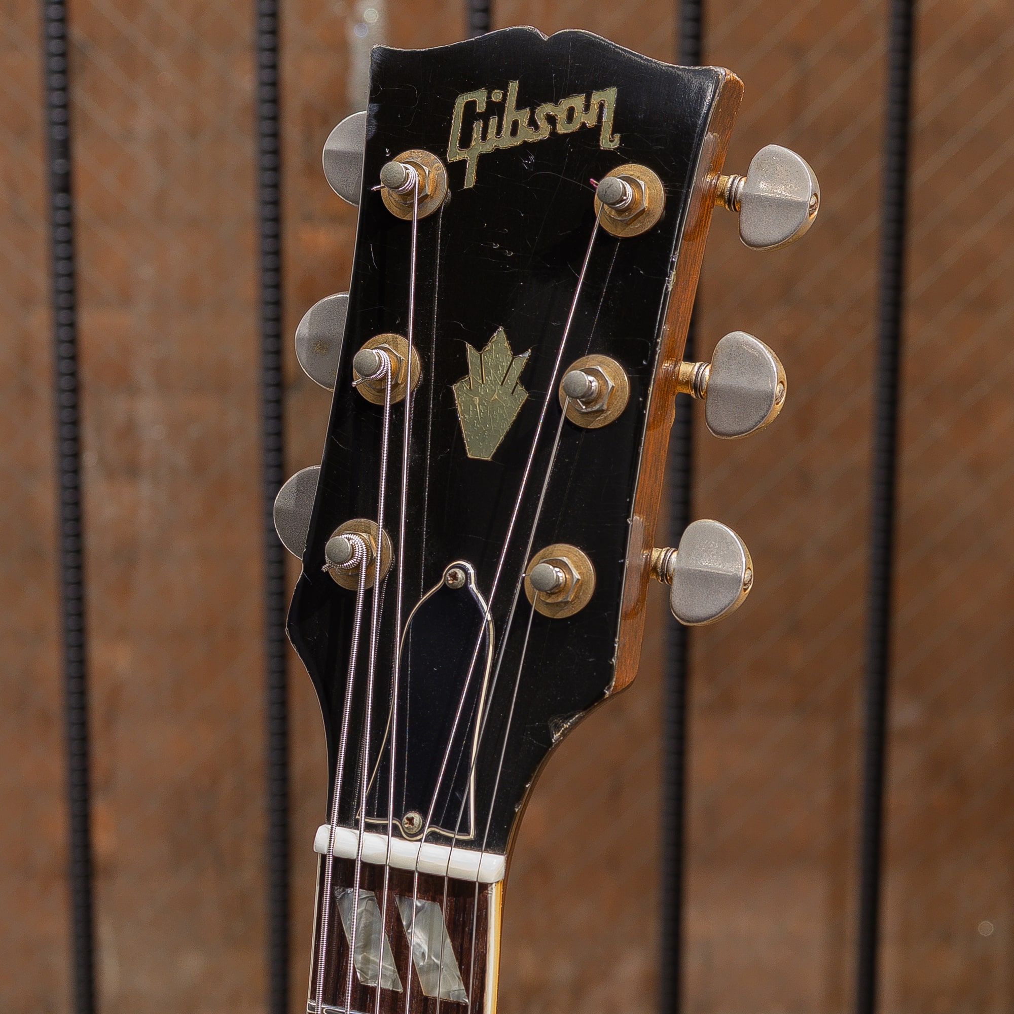 ES-175D Sunburst / 1970
