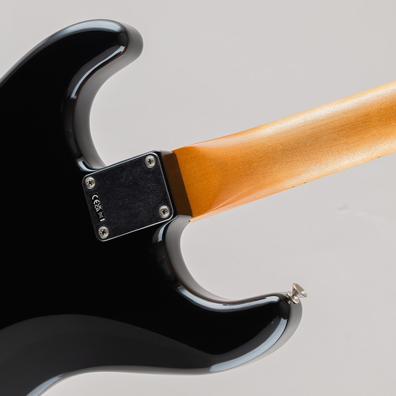 Limited Edition Vintera II Road Worn '60s Stratocaster /Black/Maple Fingerboard