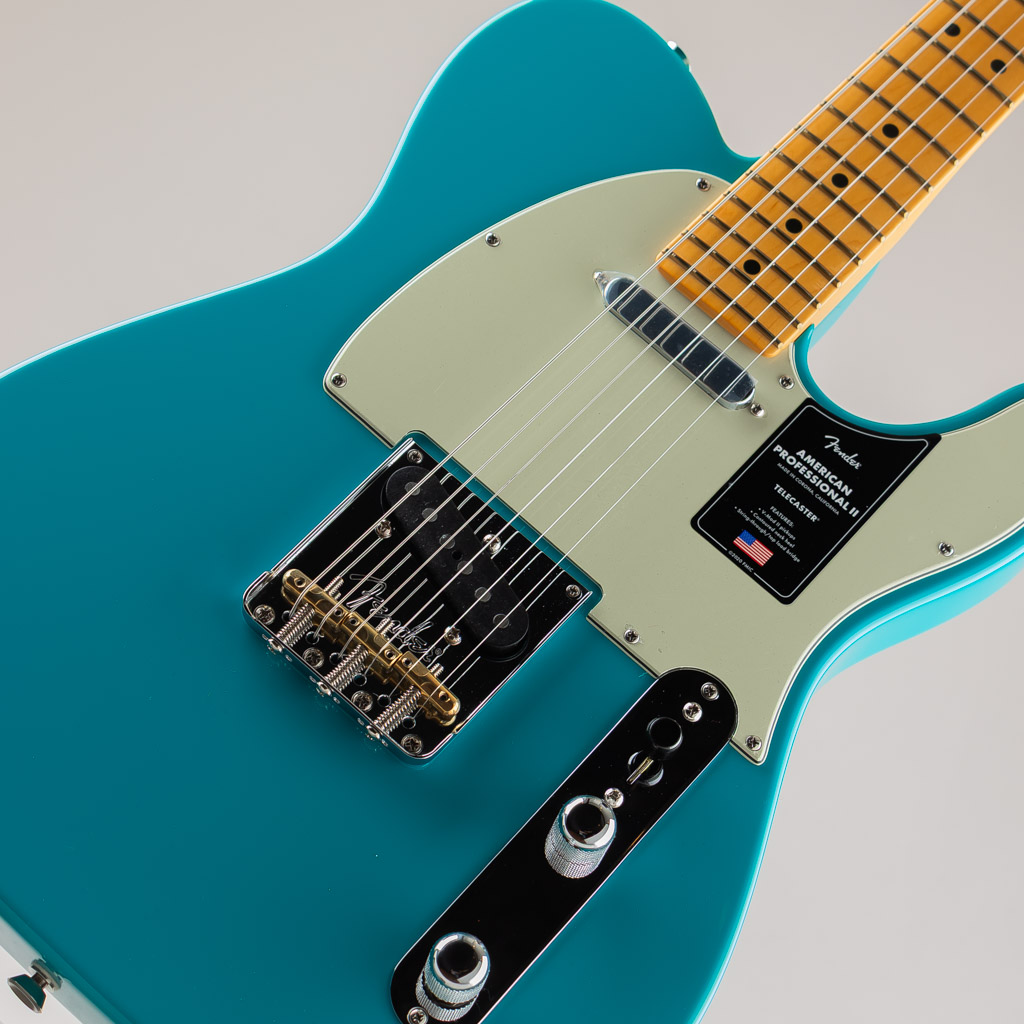 American Professional II Telecaster /Miami Blue/Maple Fingerboard