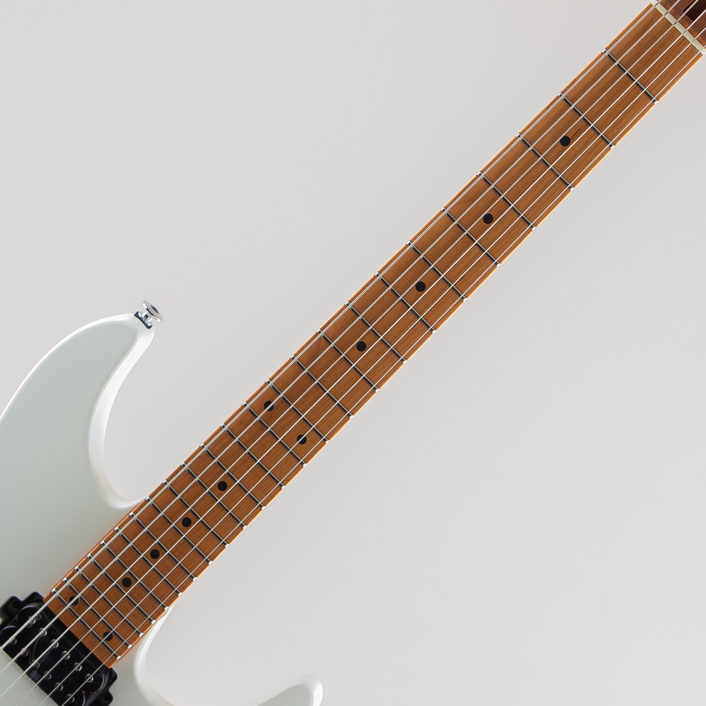 AZ2402 / Pearl White Flat