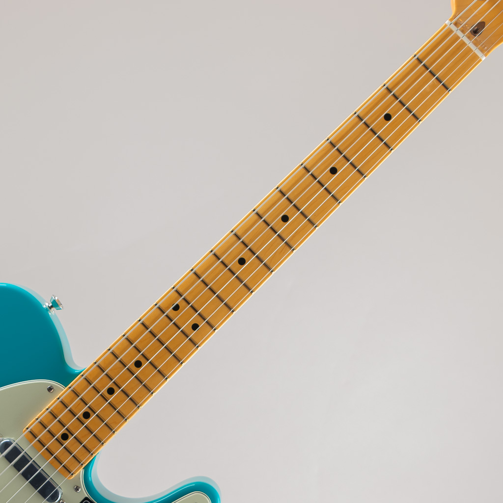 American Professional II Telecaster /Miami Blue/Maple Fingerboard