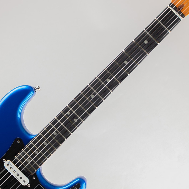 American Ultra II Stratocaster HSS/Noble Blue/Ebony Fingerboard