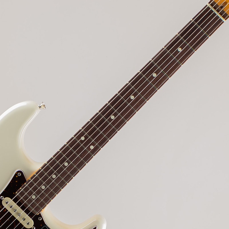 American Professional II Stratocaster /Olympic White/Rosewood Fingerboard