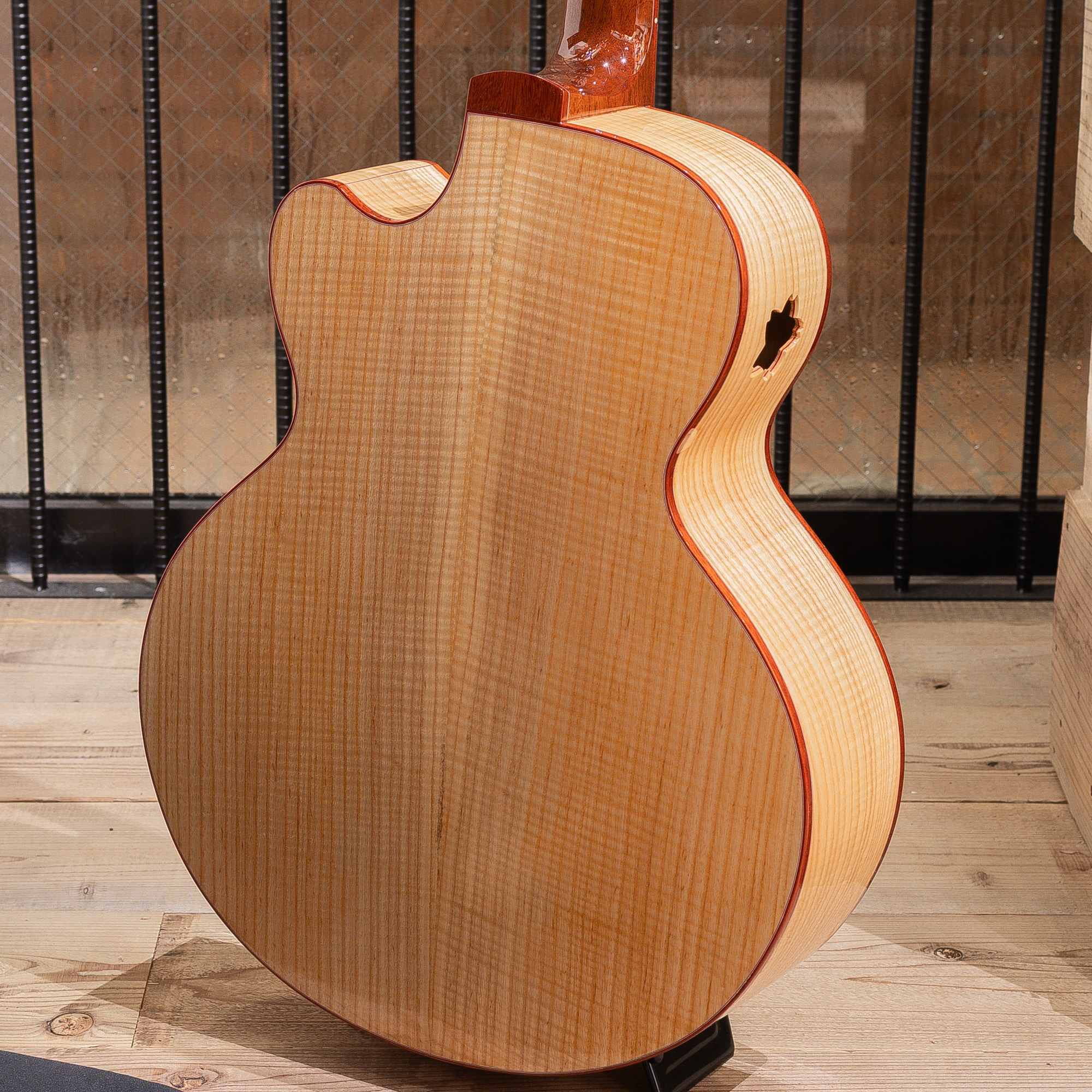 Watanabe Kazumi Model Curly White Ash -30th Anniversary-