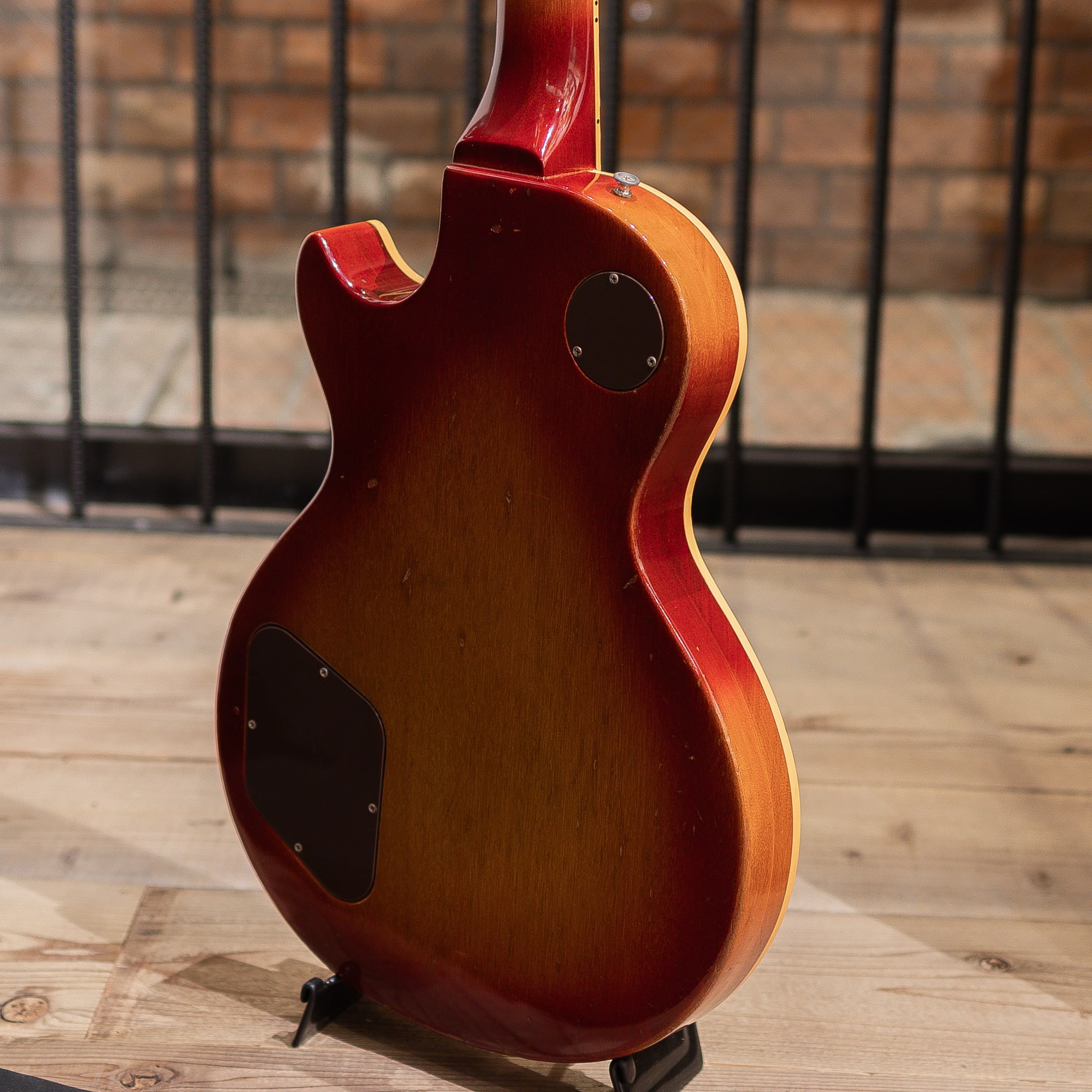 Les Paul Deluxe "Goof Hiders" Cherry Sunburst / Circa 1974