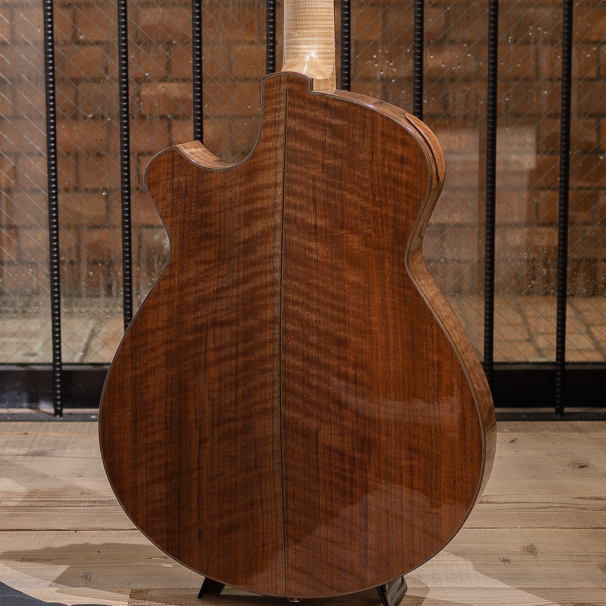 Archtop 16 Prototype Spruce / Black Walnut