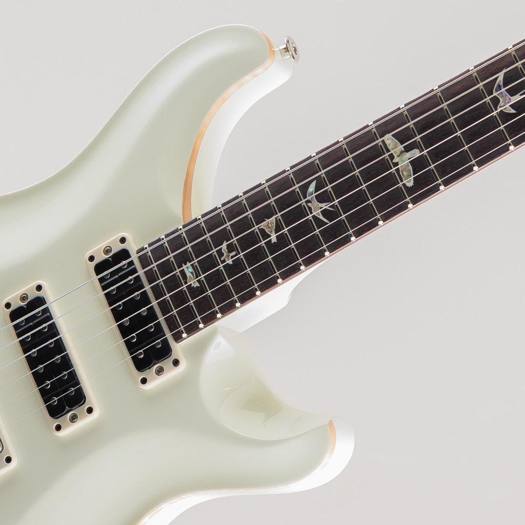 Studio 22 Antique White 2025
