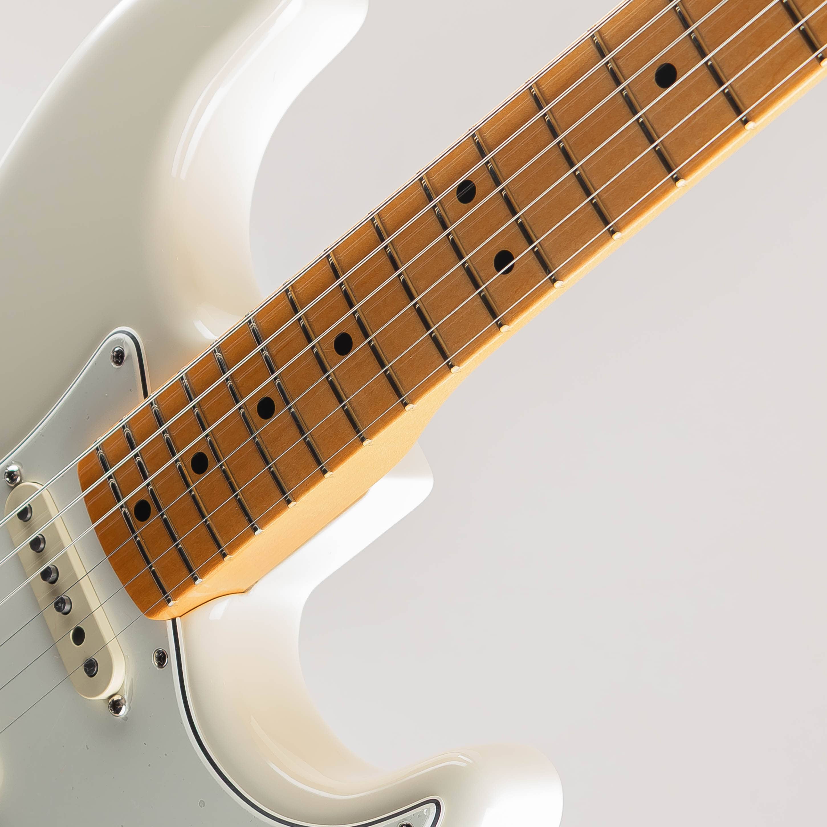 Limited Edition American Vintage II 1973 Stratocaster/Olympic White/Maple Fingerboard