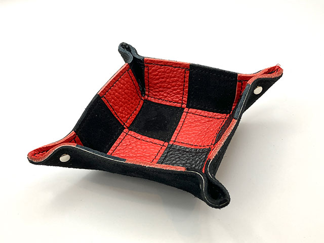 レッドチェッカー