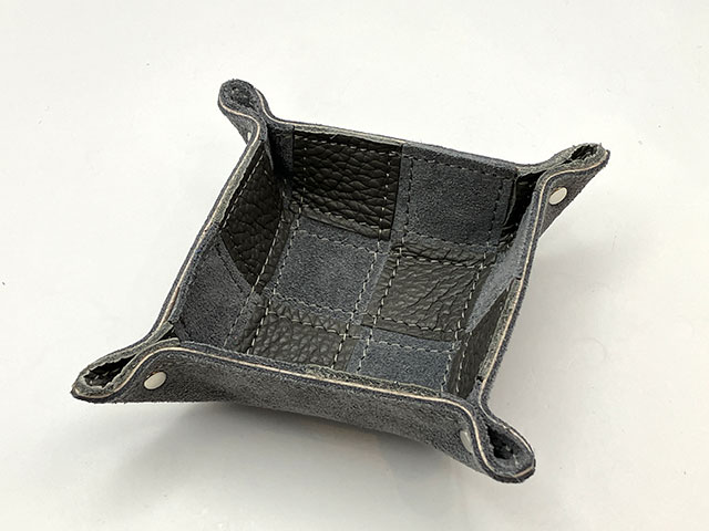 アッシュグレイ