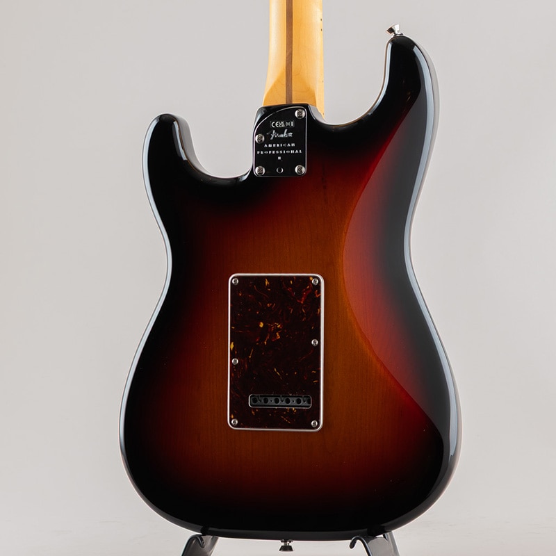American Professional II Stratocaster/3-Color Sunburst/Maple Fingerboard