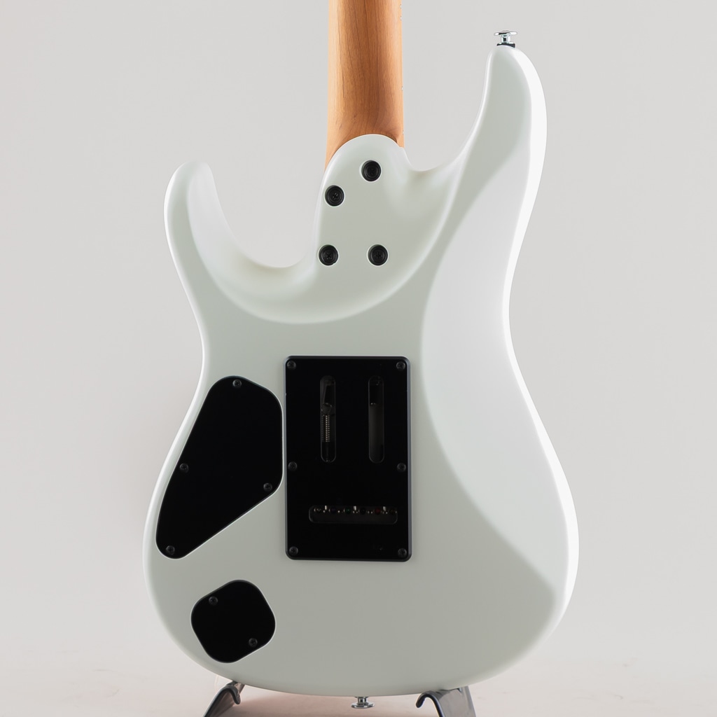 AZ2402 / Pearl White Flat