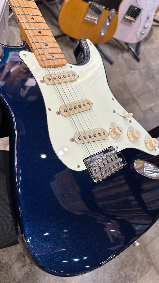 Made In Japan Hybrid Stratocaster Midnight Blue 2018