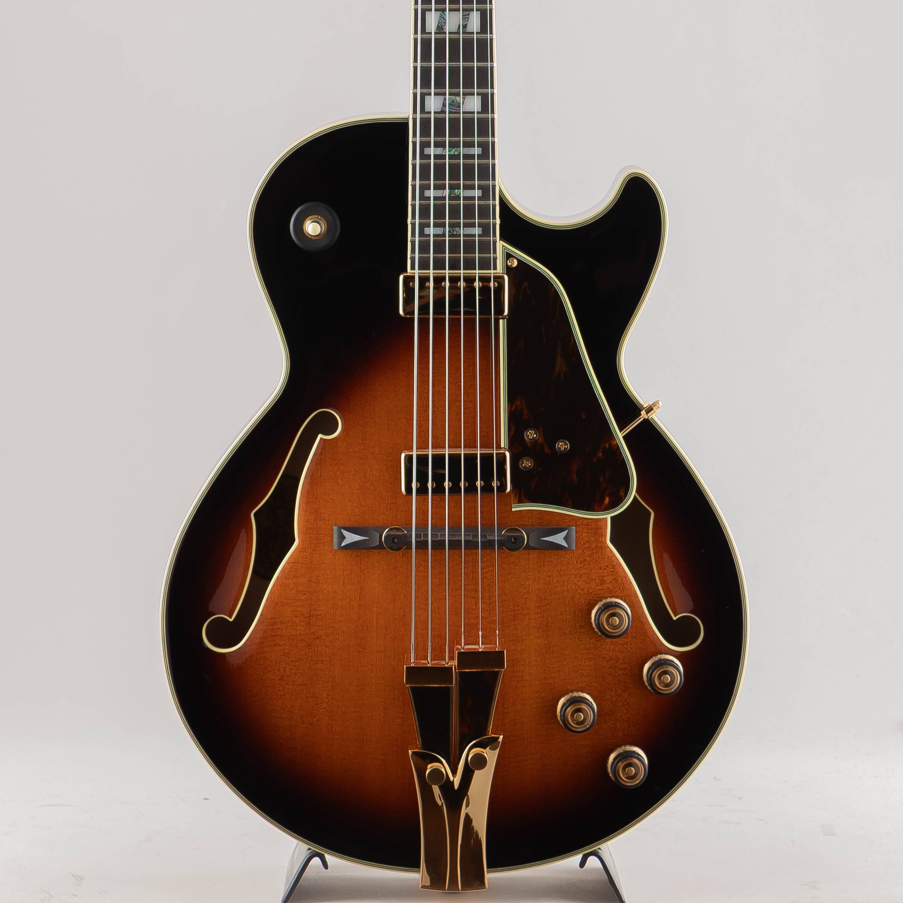 GB10 / Brown Sunburst