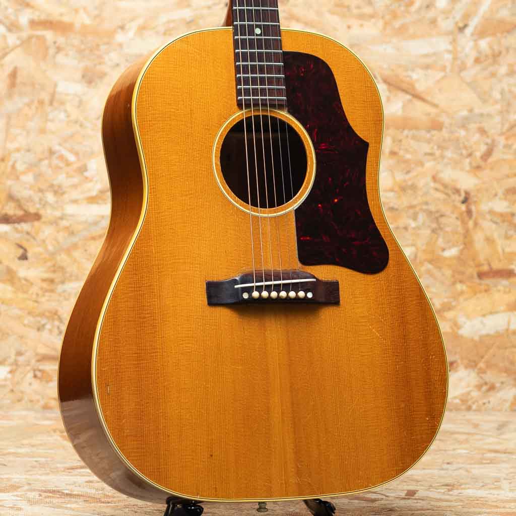 Gibson アコースティックギター J50 ハードケース付き Gibson J-50 アコースティックギター ハードケース付き