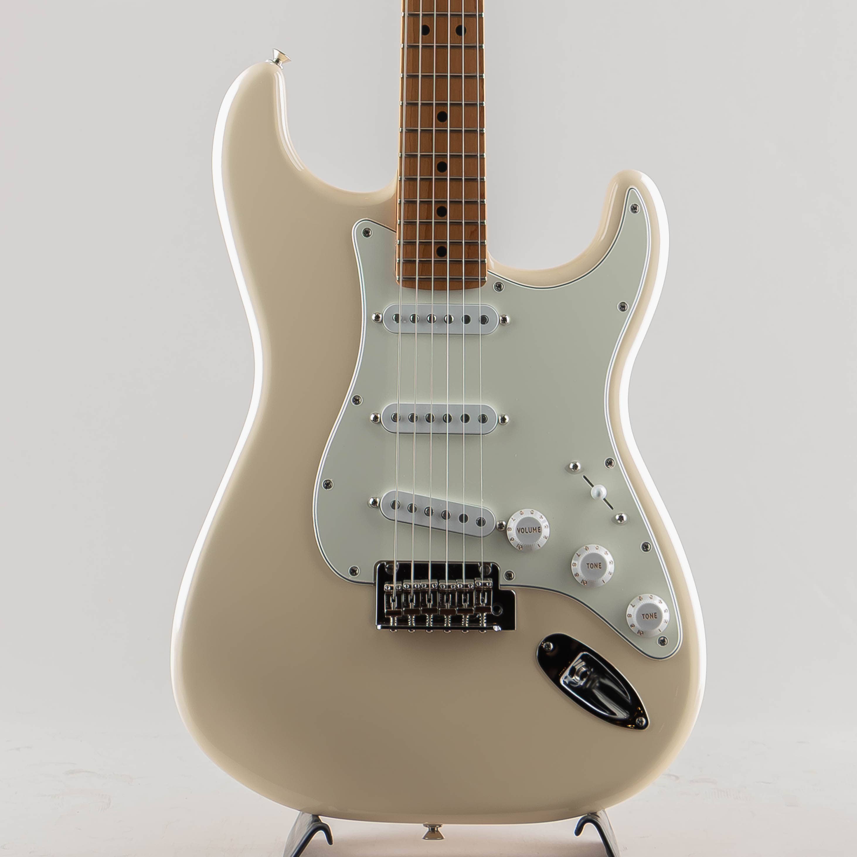Limited Edition Player II Stratocaster Roasted Maple Fingerboard, Olympic White