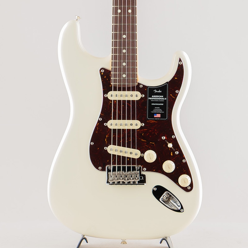 American Professional II Stratocaster /Olympic White/Rosewood Fingerboard