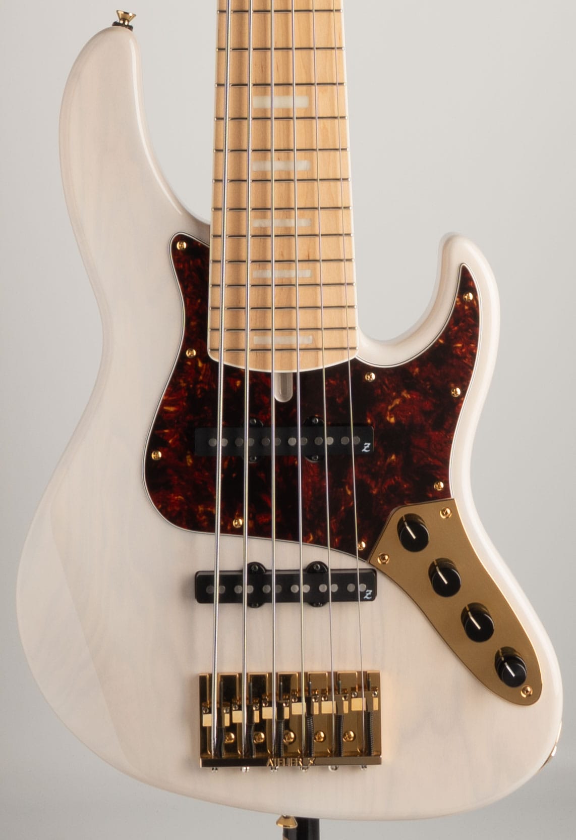 Beta6 Custom (Transparent White / MH)