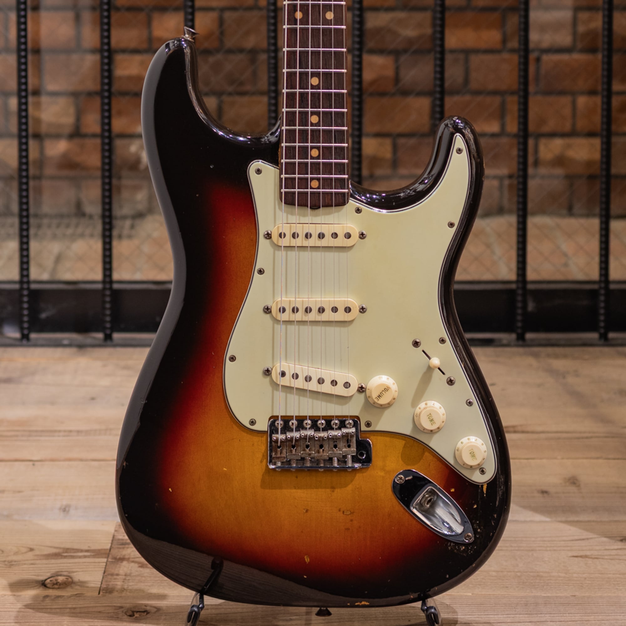 Stratocaster Sunburst / 1962: エレキギター｜三木楽器公式通販サイト