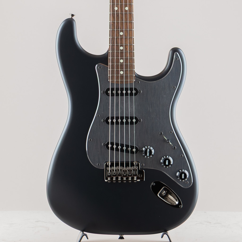 Made in Japan Hybrid II 2026 Collection Stratocaster Satin Metallic/Matte Phantom Black/Rosewood Fingerboard