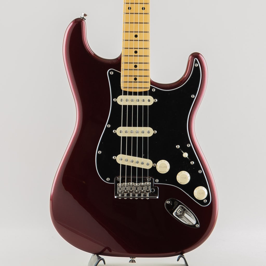 American Professional Stratocaster, Maple Fingerboard, Oxblood