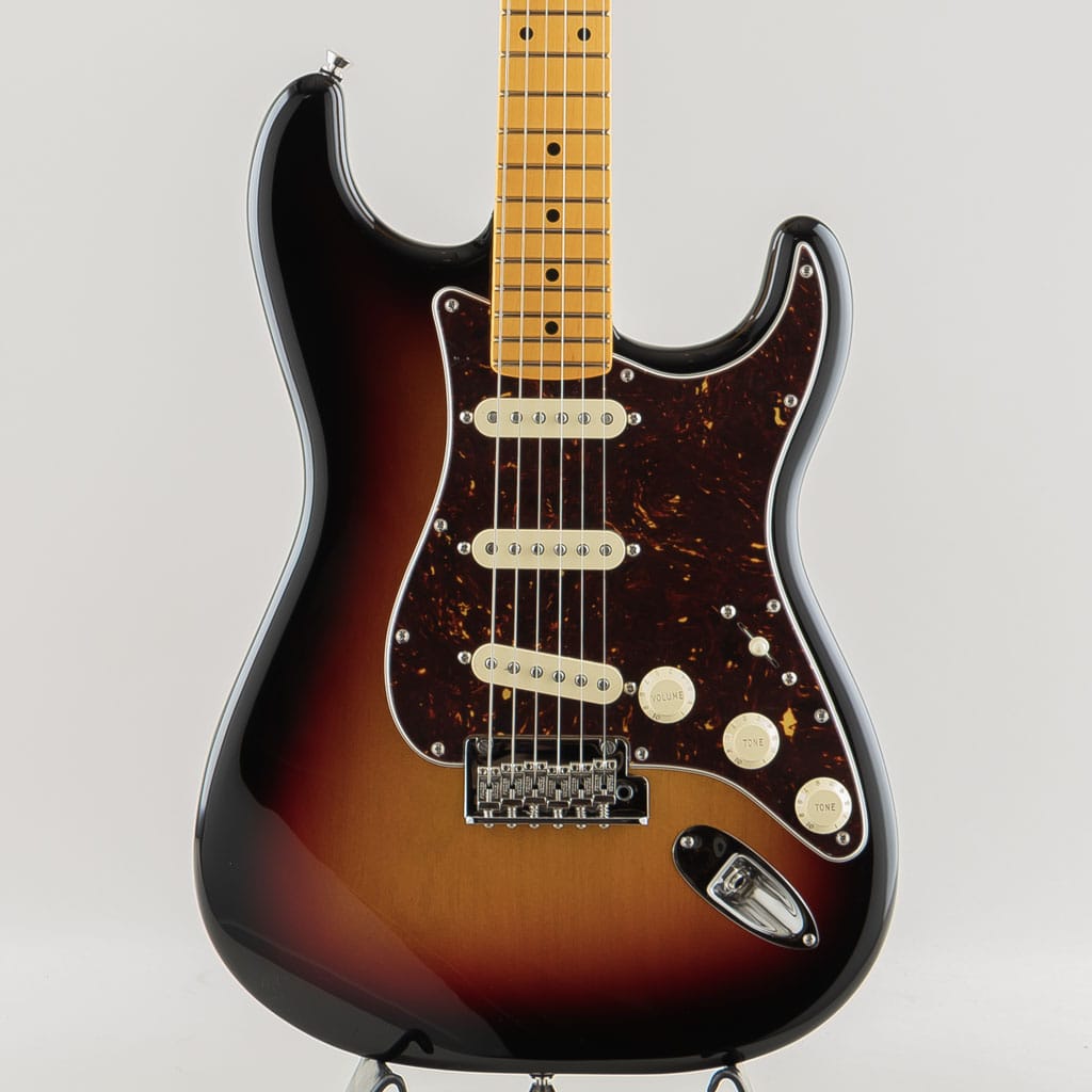 American Professional Stratocaster, Maple Fingerboard, 3-Color Sunburst
