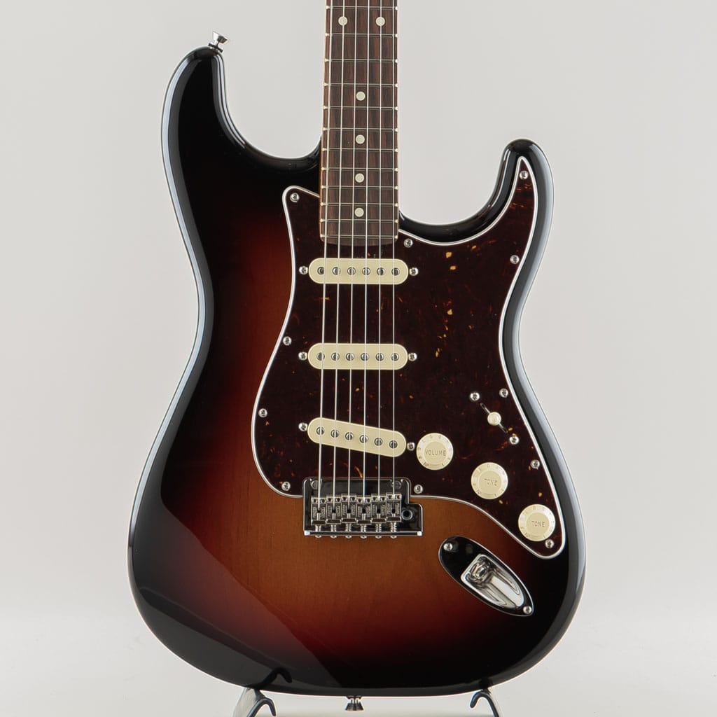 American Professional Stratocaster, Rosewood Fingerboard, 3-Color Sunburst